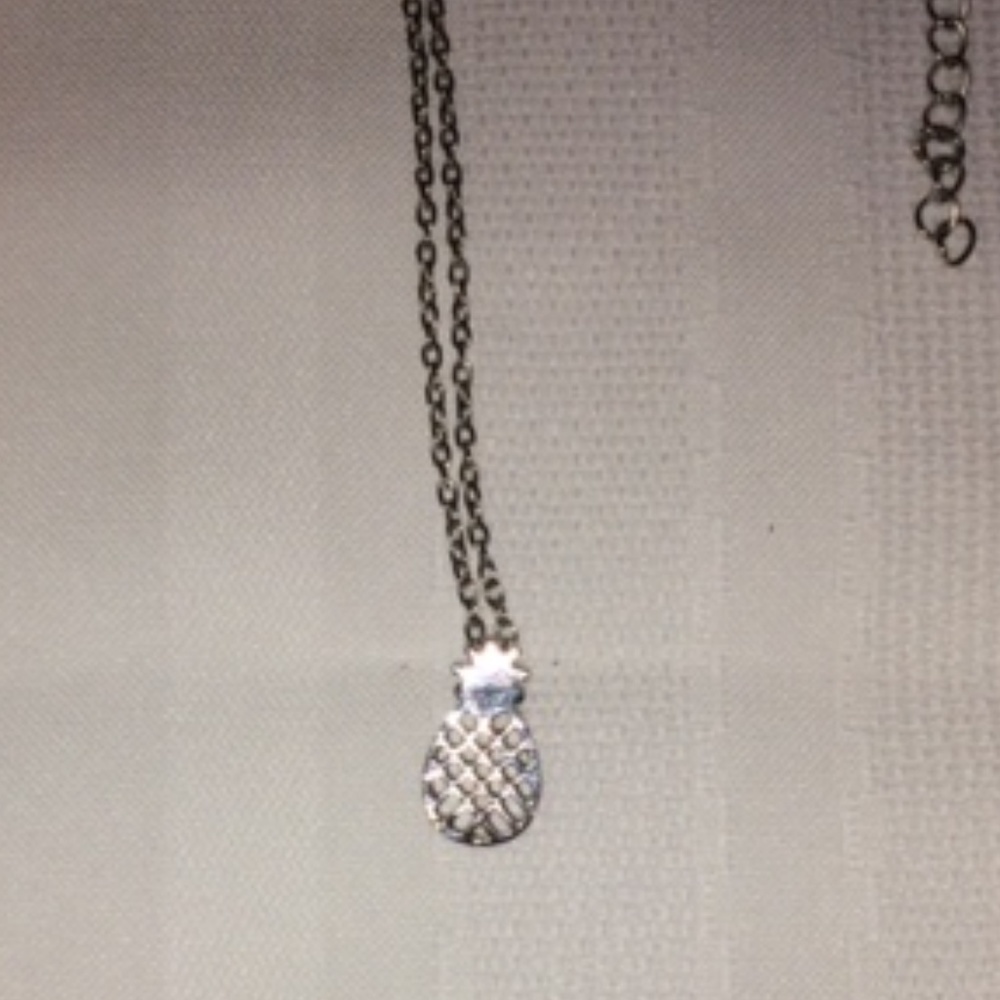 New Silver Tone Pineapple Necklace 18"